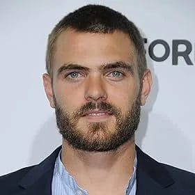 Alex Roe